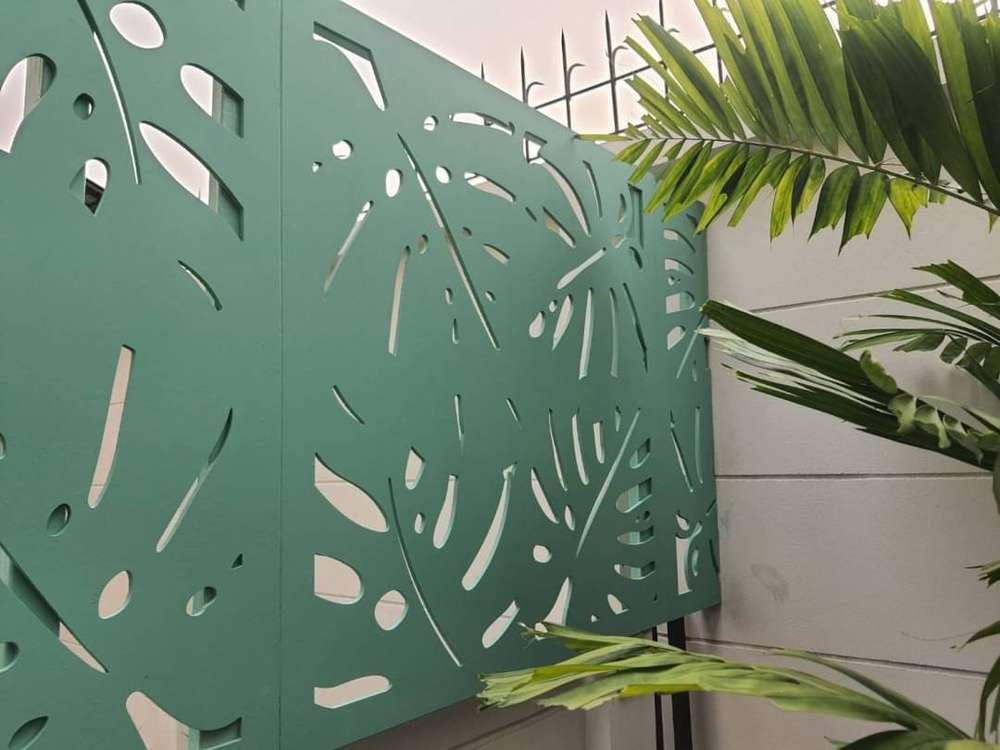 SCG-FRETWORK-Fence-Private-House-Monstera-Green-02