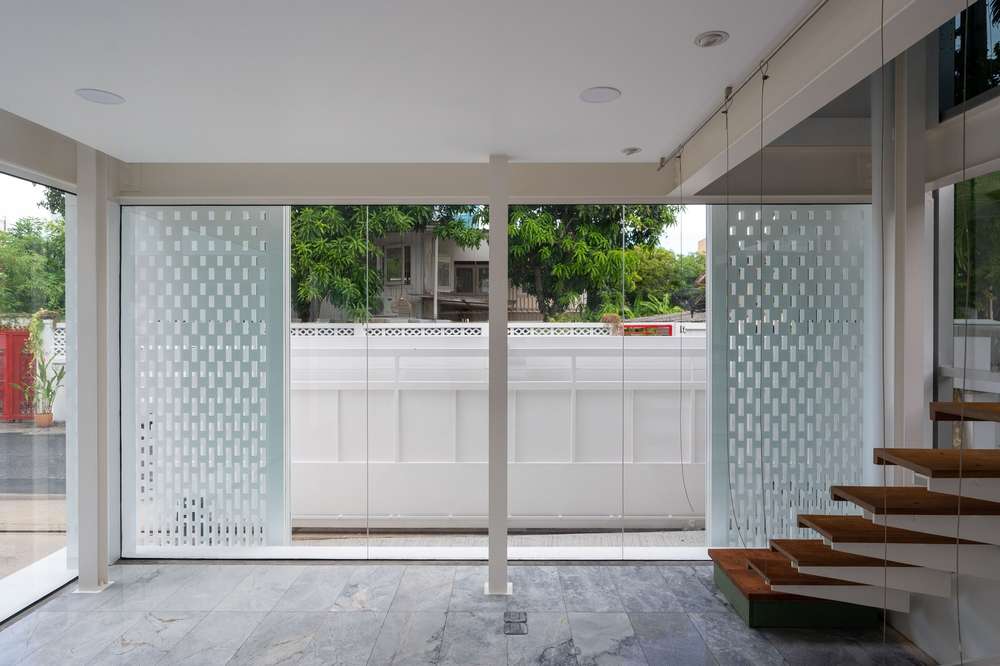 SCG-FRETWORK-MnG-House-02-Bricade