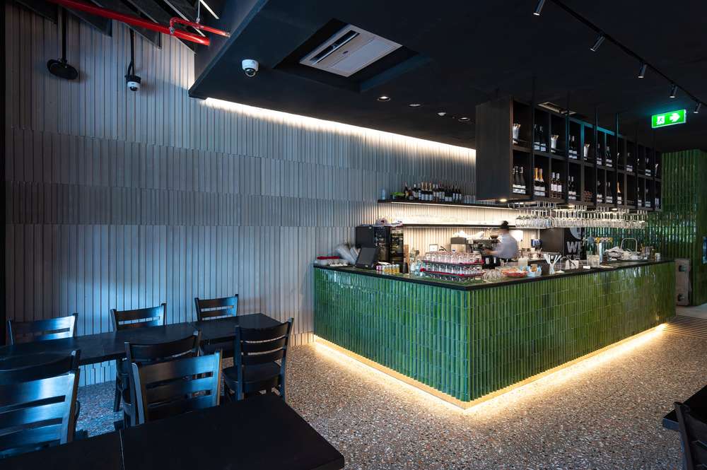 SCG-MODEENA-wine-connection-sukhumvit-11-01-M2-M3-M5