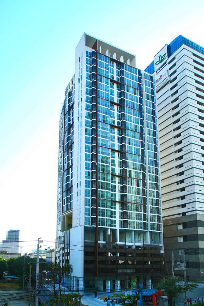 ideotaksin01_ap26911