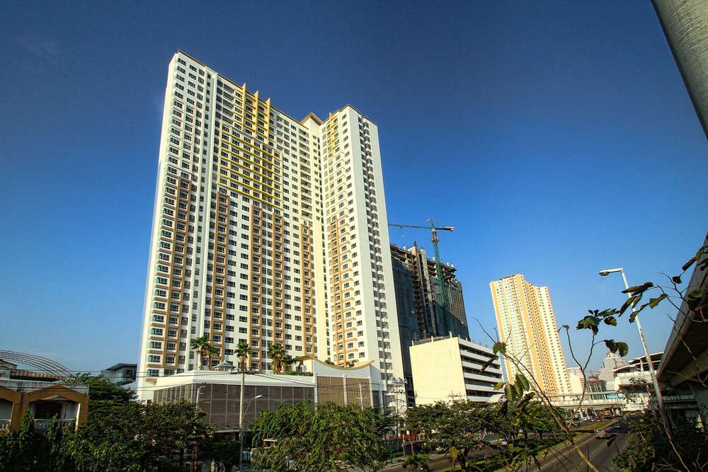 qhousetaksin02_ap26995