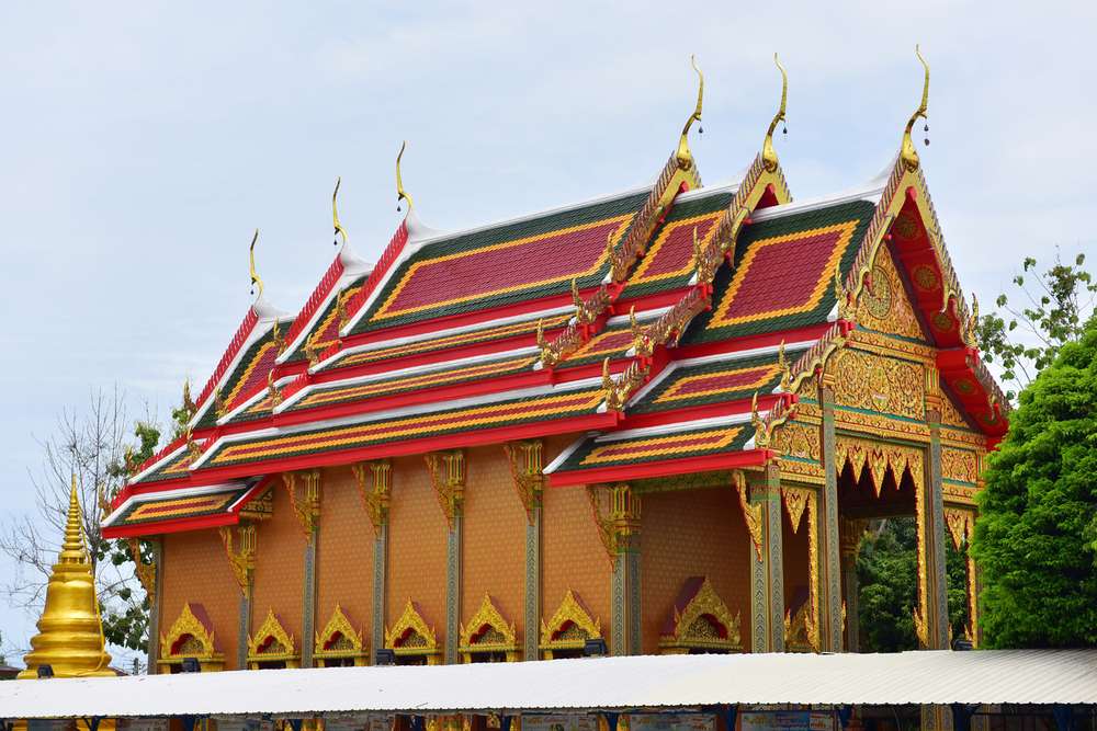 bang-phra-worawihan-temple-excella-classic-thai-green-yellow-red