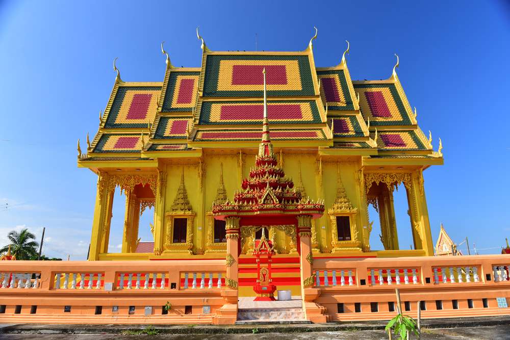 suwan-kaysorn-temple-excella-classic-thai-green-yellow-red